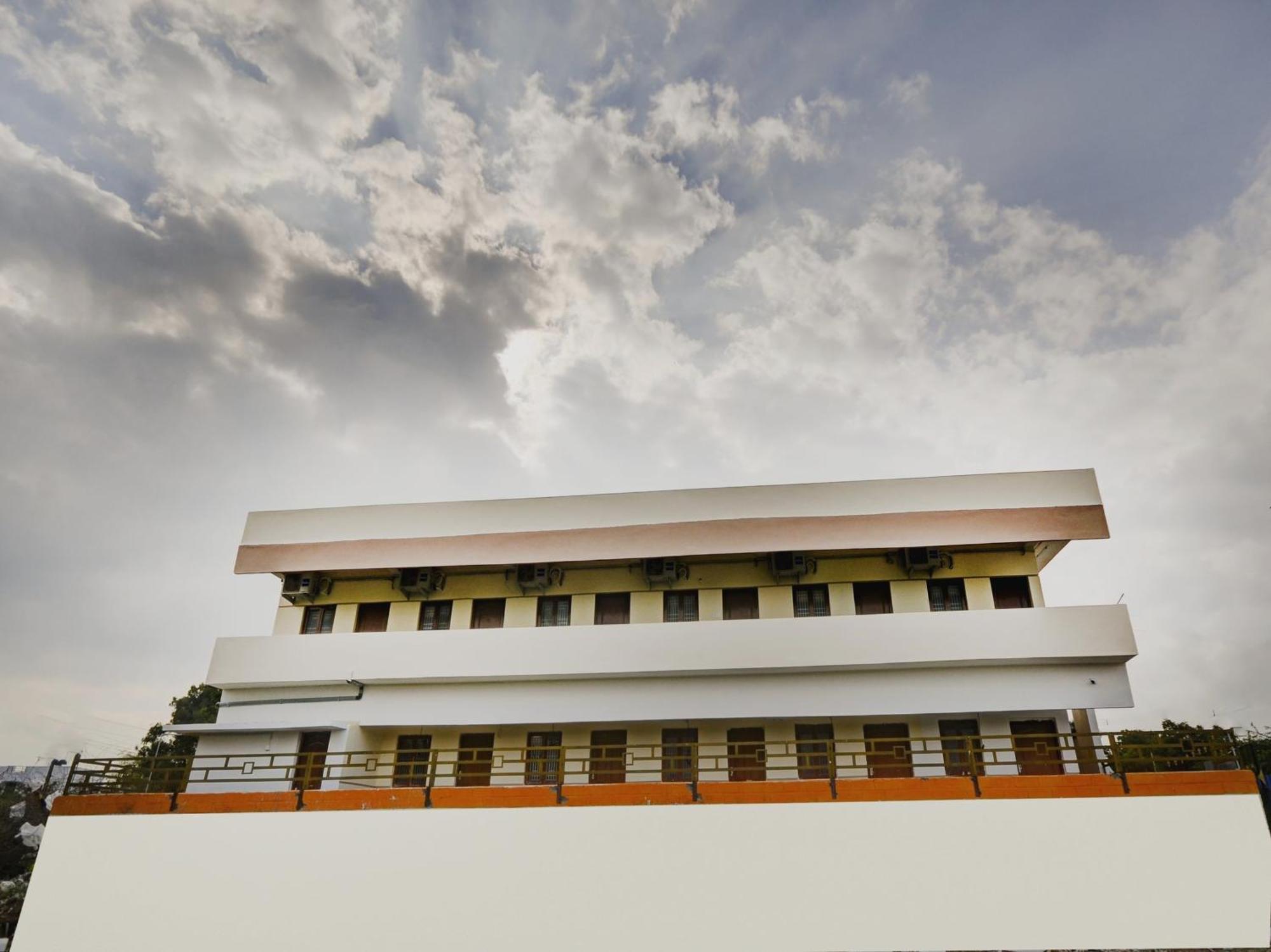 Hotel O Aruthraa Residency Podanur Bagian luar foto