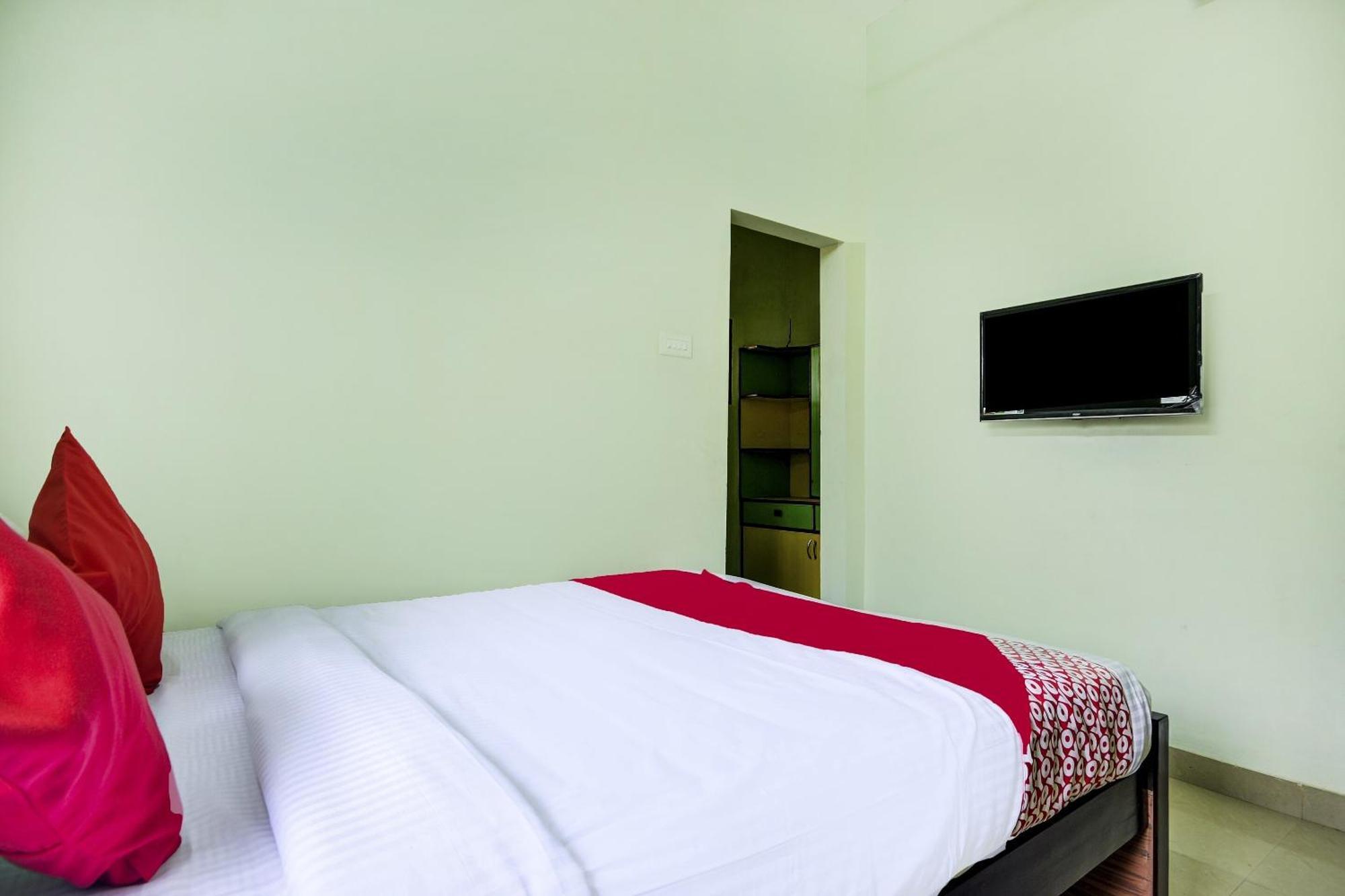 Hotel O Aruthraa Residency Podanur Bagian luar foto
